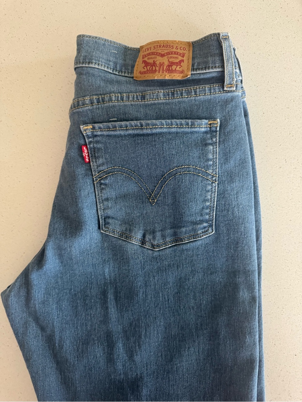 Levi's Women's Light Blue Straight Leg Jeans